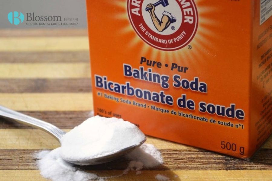 Baking Soda là chất giúp tẩy trắng răng bị đen, xỉn màu rất hiệu quả.