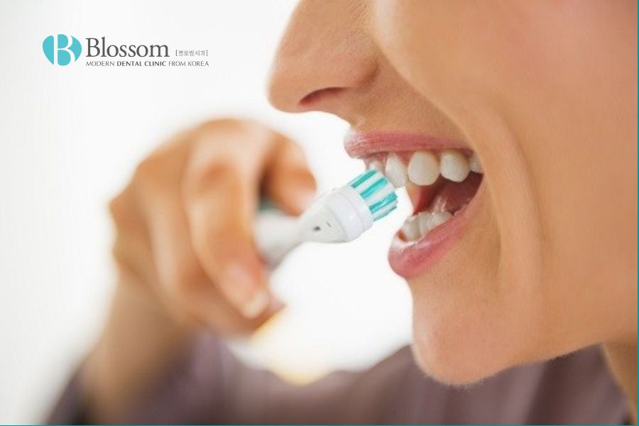 Sau khi nhổ răng nanh, bạn cần lưu ý những điều sau để đảm bảo vết thương mau lành và an toàn.