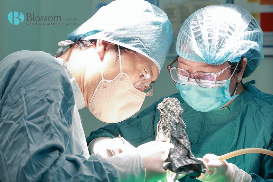Tổng hợp 9 kinh nghiệm trồng răng Implant hiệu quả 3 kinh nghiem trong rang implant 2