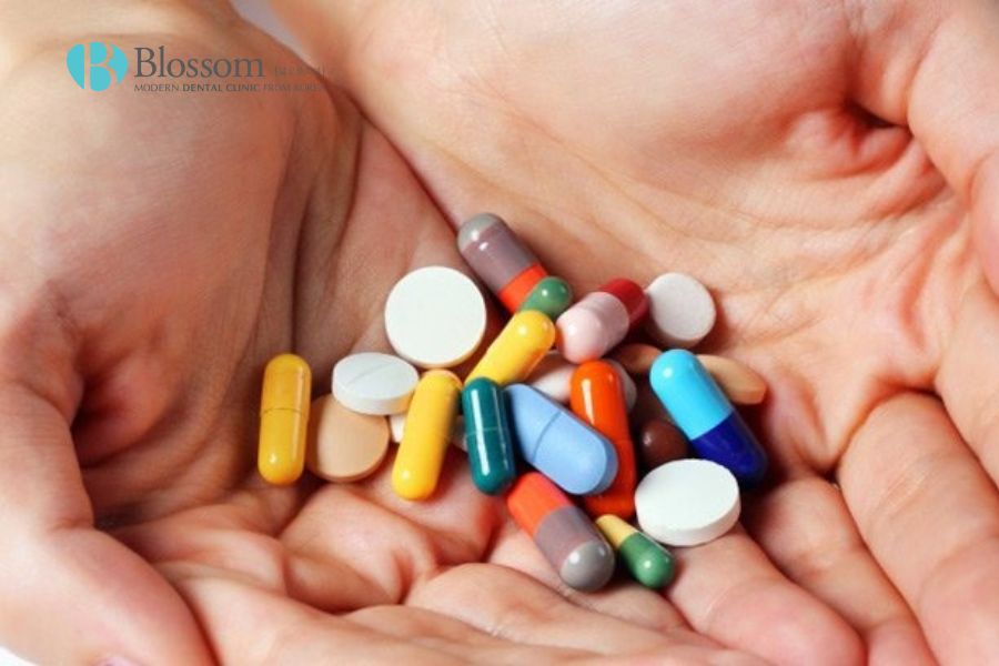 Răng bị đổi màu nguyên nhân do đâu? Cách khắc phục ra sao? 4 rang bi doi mau 3