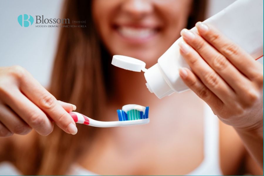 Vì sao răng bị ố vàng? Nguyên nhân và cách khắc phục như thế nào? 10 rang o vang 7