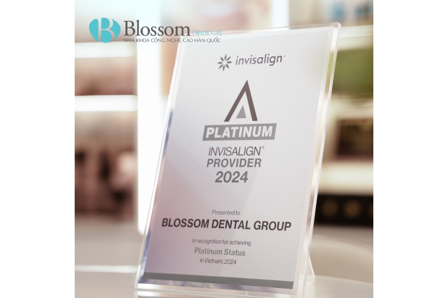 Nha khoa Blossom tiếp tục khẳng định vị thế khi đạt danh hiệu Invisalign Platinum Provider 2024 tại hội nghị thượng đỉnh Invisalign APAC 2025 2 blossom dat danh hieu invisalign platinum provider 2024 2