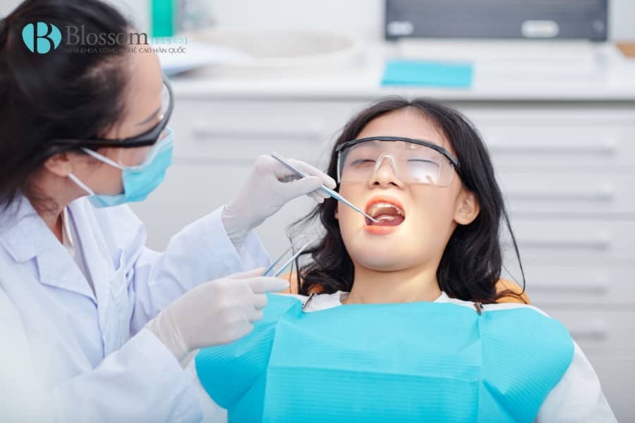 Quy trình chế tác răng sứ diễn ra như thế nào? Từ công nghệ phổ biến đến kỹ thuật chế tác thủ công cao cấp 2 quy trinh che tac rang su 2 min